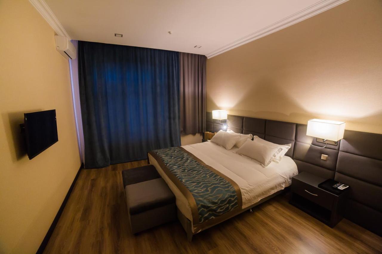 Golden Hotel Бішкек Екстер'єр фото