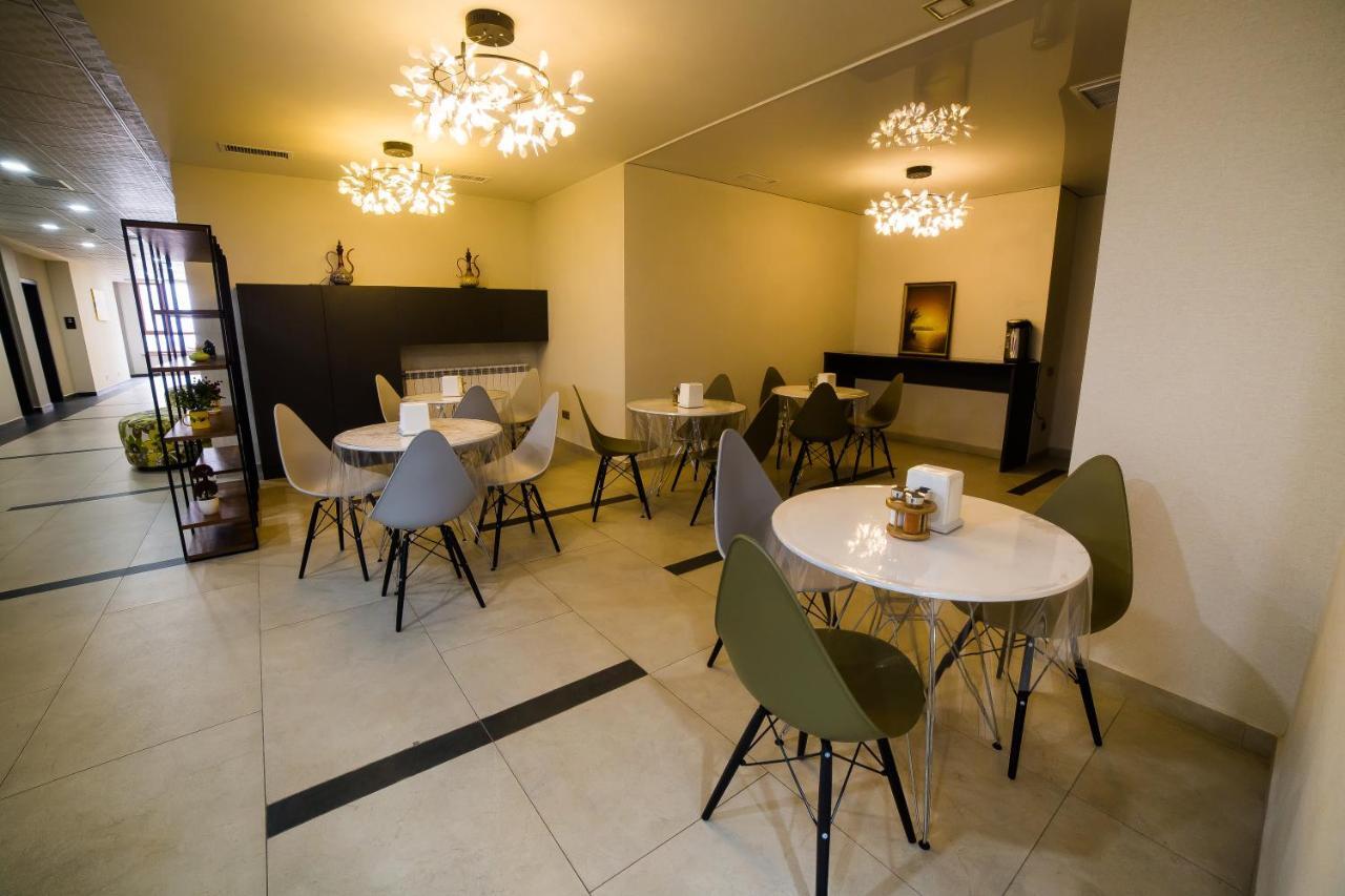 Golden Hotel Бішкек Екстер'єр фото